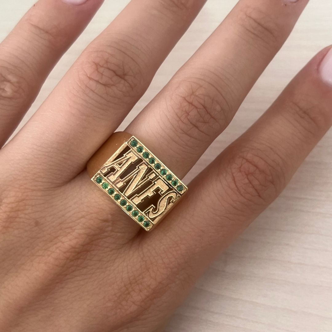 Anillo de Nombre con Circones