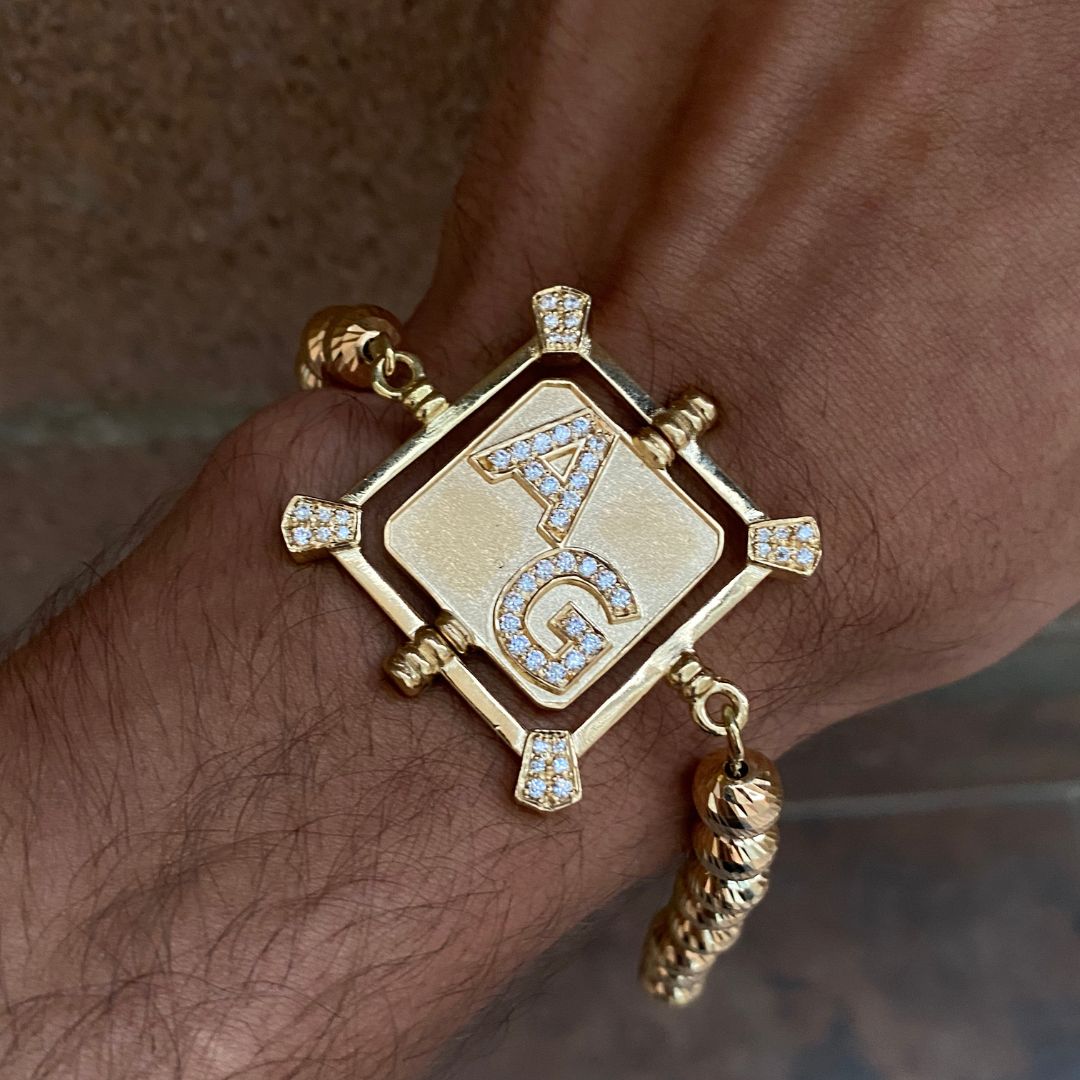 Pulsera con Bolas Diamantadas con Herraje de Iniciales y Circones